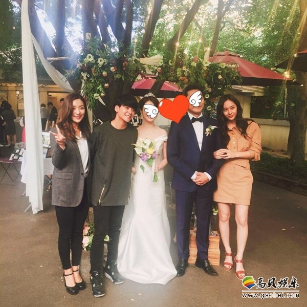 韩国女团 f（x）经纪人日前大婚谁没来参加？