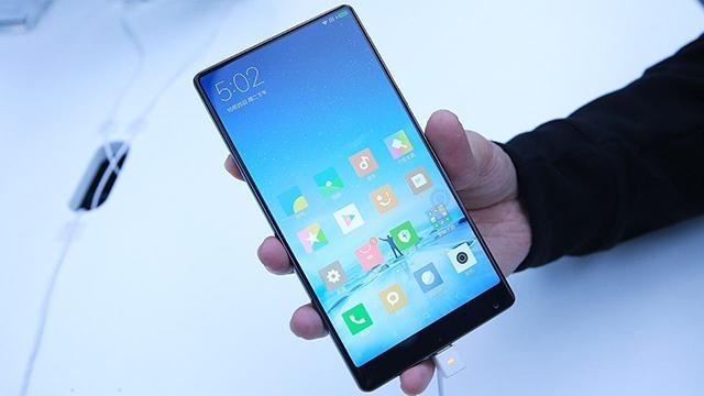 小米MIX 2＆华为Mate 10真机曝光：国产旗舰“王者之战”即将爆发