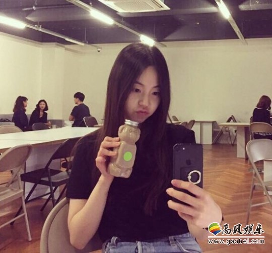 安昭熙晒出自拍照   打扮朴素嘟嘴可爱大秀清纯动人的美貌