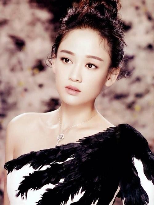 七朵花赵小侨大婚，陈乔恩晒照：几位伴娘和新娘“貌美如花”