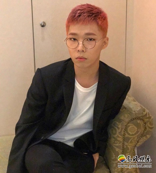 YG娱乐乐童音乐家成员李灿赫什么时候入伍？