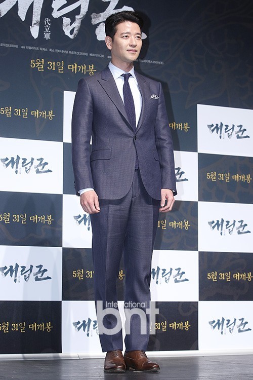 裴秀彬再当父亲二胎儿子出生 产妇和胎儿都很健康非常开心