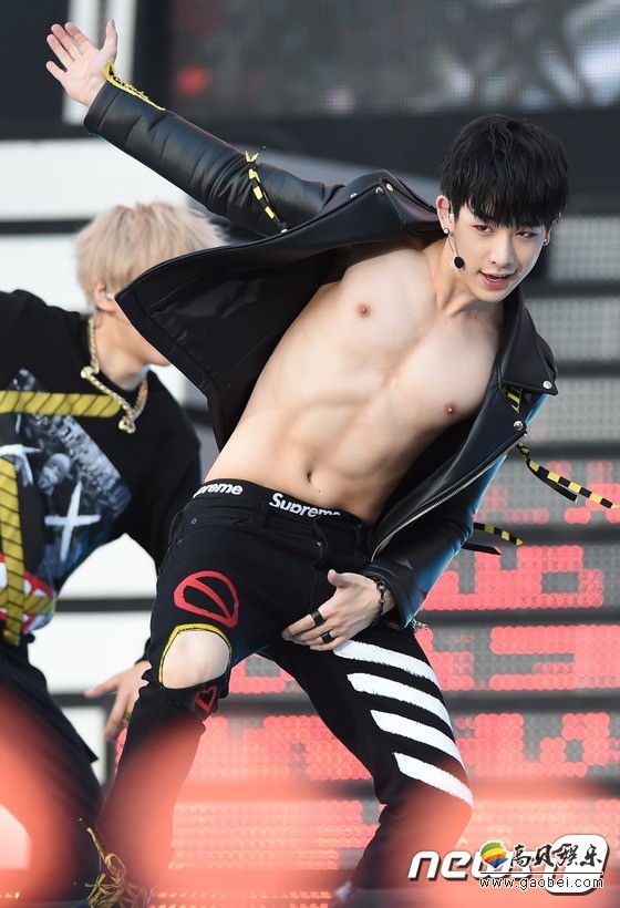 Monsta X成员元浩公开10天减肥5kg的秘诀   要吃维他命多喝水