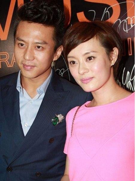 网友到日本旅游，偶遇邓超、孙俪夫妇，却可惜只拍到背影照