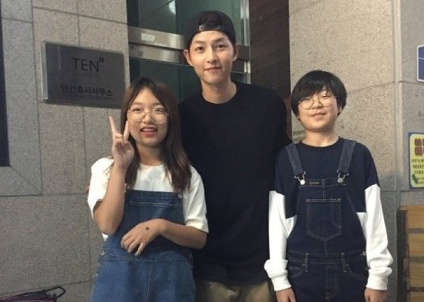 有市民遇到宋仲基  更大赞宋仲基没架子十分谦逊很难不喜欢他