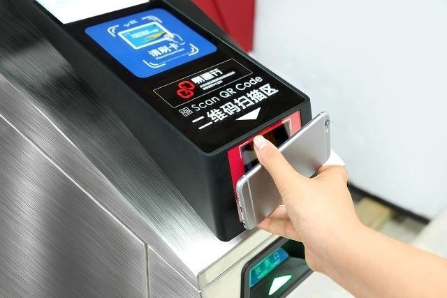 北京地铁机场线，正式支持刷手机二维码：兼容苹果＆安卓