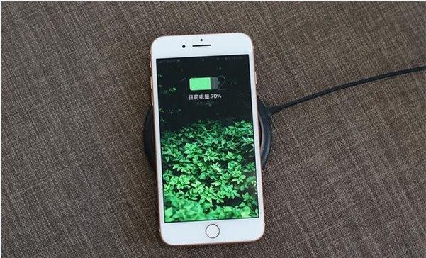 首批下单成功的苹果iPhone 8，已经开始发货