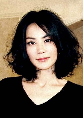 王菲携两个女儿：窦靖童、李嫣现身慈善晚宴，母女三人合体超有爱