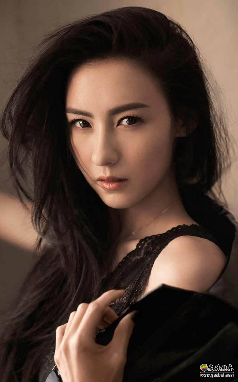 张柏芝现身某卫视中秋晚会，献唱《星语心愿》，瞬间“回忆杀”