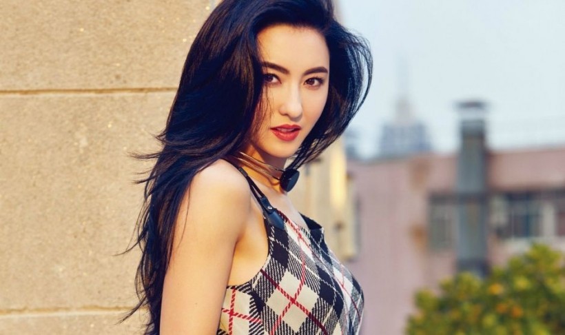 张柏芝社交账号与某男子自拍照，被媒体捕风捉影暗指“新恋情”