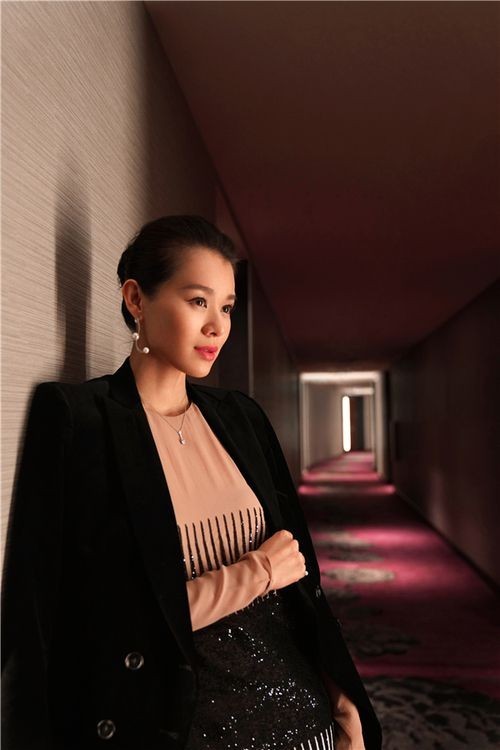 胡杏儿预产期在10月底，日前她与丈夫李乘德举行：迎接新生儿派对