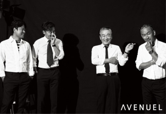 公开了新的一组写真，庆祝演员李顺载出道61年