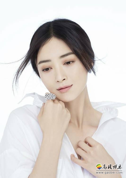 《我们来了》节目，蒋欣化身芭蕾舞者：上围丰满，腰部大腿也很粗