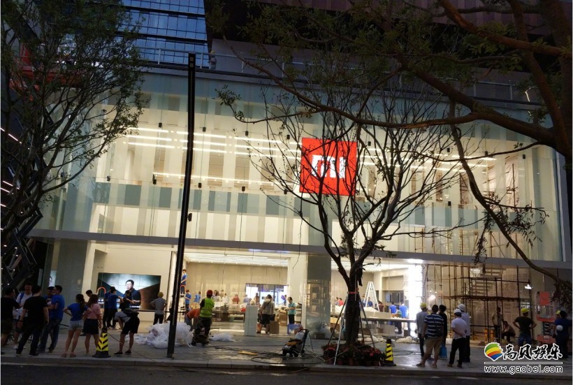 小米之家深圳旗舰店正式宣布营业：雷军微博称赞“绝对高大上”