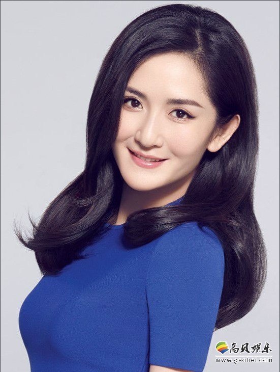 谢娜晒游西湖照：拿圆扇自拍写下中秋祝福，隔空秀恩爱羡煞网友