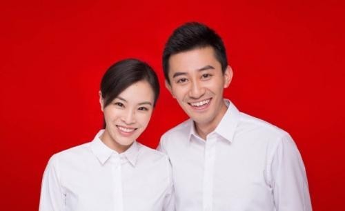 吴敏霞与张效诚，举办了热闹的中式婚礼，队友陈若琳担任伴娘