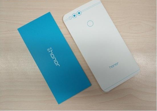 网友意外曝光，荣耀畅玩7X售价：3/4GB运存，1799元起