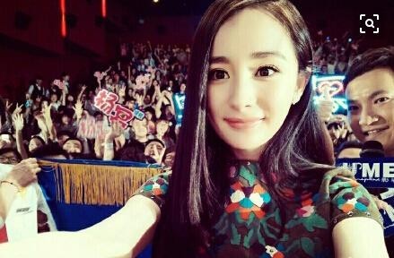 现如今娱乐圈,偶像们能与粉丝朋友一般相处,“爱豆”更吃香 现如今娱乐圈,偶像们能与粉丝朋友一般相处,“爱豆”更吃香