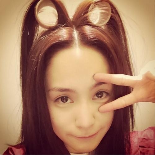 36岁Twins成员阿娇(钟欣潼)被曝热恋：拍到有高帅男子进出香闺