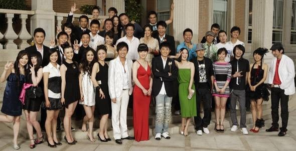 10年前华谊全家福曝光：当时华谊兄弟人才鼎盛，众多大咖加盟