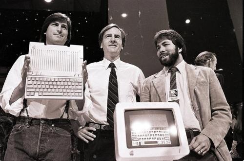 32年之前:史蒂夫·乔布斯,曾经接受过《花花公子》专访 32年之前:史蒂夫·乔布斯,曾经接受过《花花公子》专访