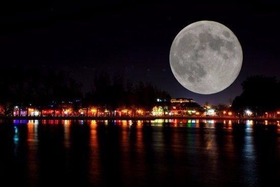 今年中秋是十五的月亮十七圆,而且,中国的月亮比外国圆 今年中秋是十五的月亮十七圆,而且,中国的月亮比外国圆