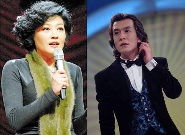 李咏女儿法图麦晒照：李咏与哈文坐在餐桌前，哈文深情望着丈夫