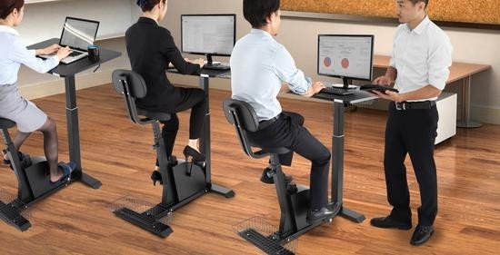 日本办公品牌推出带健身功能办公桌，白领可以一边工作一边健身