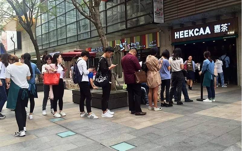借社交媒体的“网络东风”开店，可以不用那么“累”！