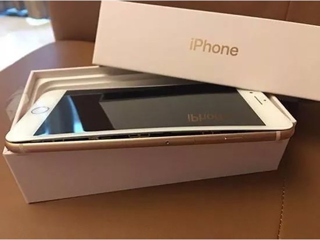 苹果回应iPhone8 Plus爆裂事件：并非爆炸，系电池肿胀