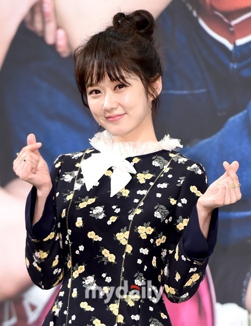 《告白夫妇》的新闻发布会   36岁张娜拉扎丸子头童颜不变