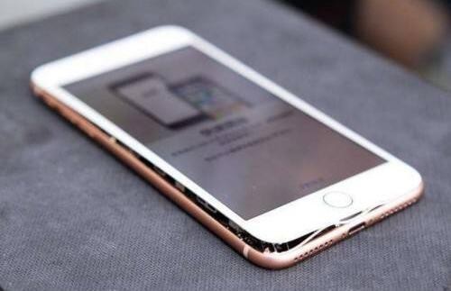 苹果公司或正在调查：iPhone 8 Plus电池膨胀问题