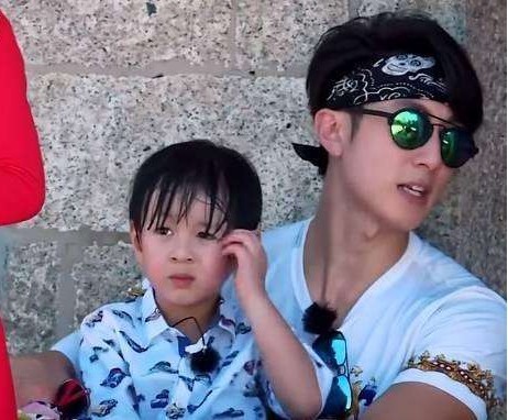 《爸爸去哪儿》：Max与吴尊“分离焦虑”，第一次在老爸面前哭泣
