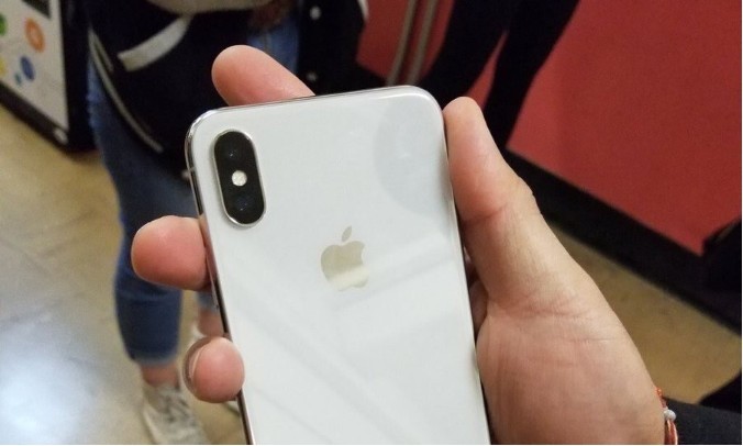 iPhone X发售前,各种泄露图&曝光图,其实都是苹果营销套路 iPhone X发售前,各种泄露图&曝光图,其实都是苹果营销套路