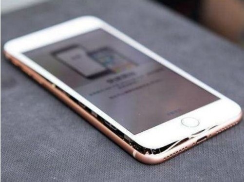 苹果正在调查iPhone 8和iPhone 8 Plus，电池鼓包屏幕开裂事件