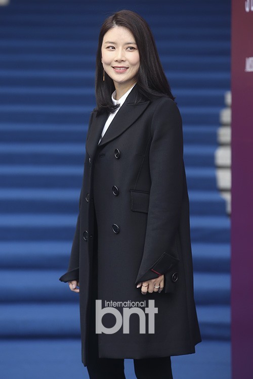 李宝英、朴诗妍、吴允儿、郑恩地等出席2018 S/S首尔时装周活动