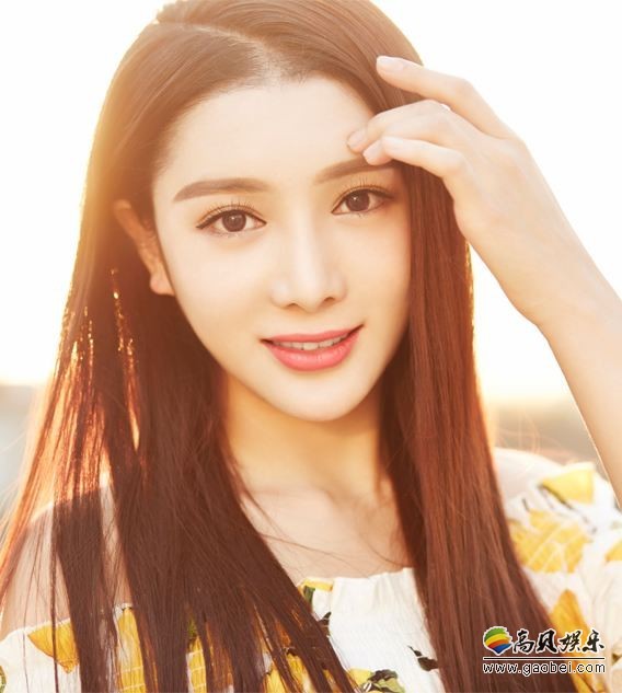 任娇坠楼身亡：众人猜测离世原因，家人以警方调查为准