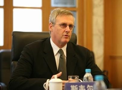 苹果公司总法律顾问：布鲁斯·塞维尔(Bruce Sewell)即将退休
