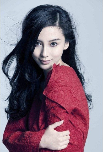 网友曝光Angelababy录制某节目路透图：baby红衣宛如少女