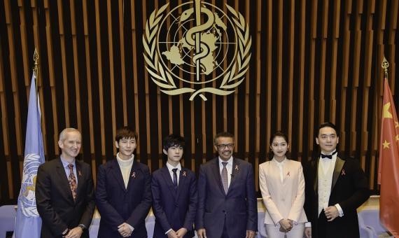瑞士日内瓦：易烊千玺英文演讲，反艾滋病歧视，关晓彤为女性发声