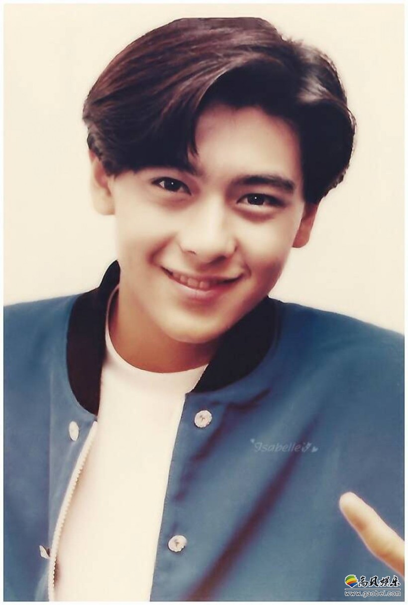 林志颖和二弟林志鑫，现身大哥摊位，帮忙做肠粉、招揽生意