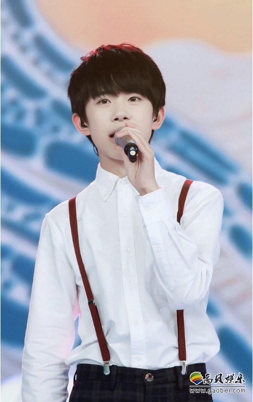 易烊千玺两部男主戏，同时开启官宣：自我突破，引发期待！