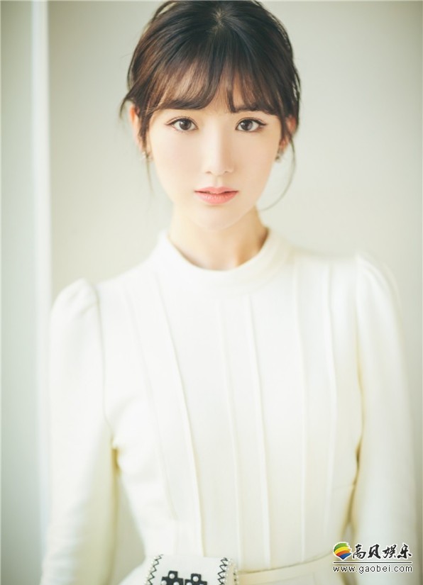 毛晓彤《霍去病》出席活动：白衣装束，落落大方，干练甜美