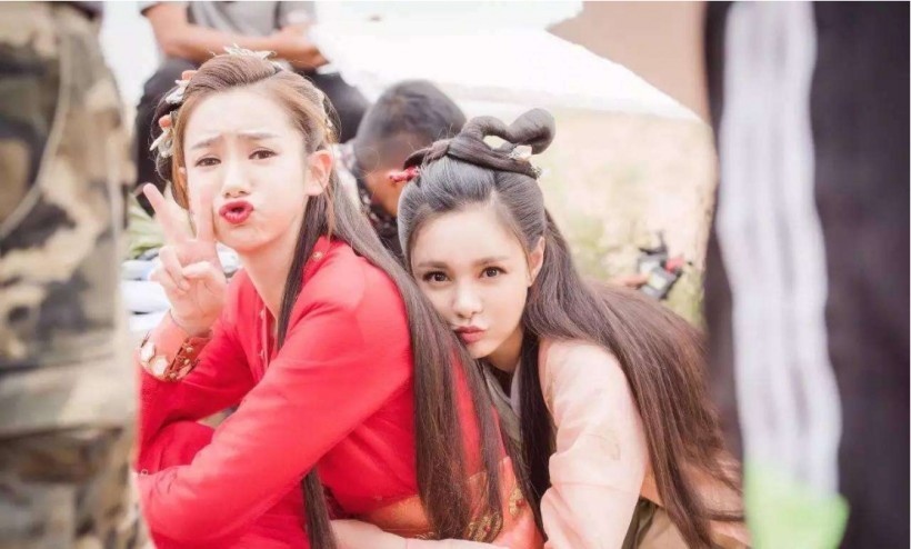 戚薇生日：沈梦辰晒出拍摄《新龙门客栈》合照，为其庆生