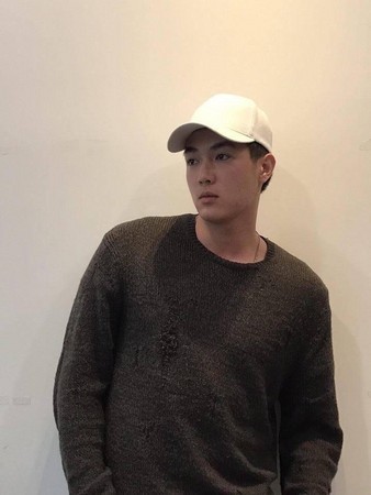 萧亚轩新任绯闻男友仅22岁：长相帅气，学中文想进演艺圈