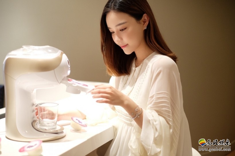 王思聪前女友雪梨：微博晒出孕期保养心得，依旧清纯可人