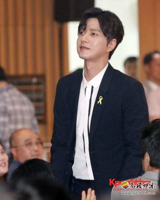 朴海镇确定作为嘉宾出演综艺《犯人就是你》  吸引大家关注