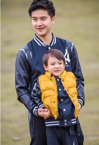 田亮微博上传儿子小亮仔尬舞视频，网友回应：未来的舞王！