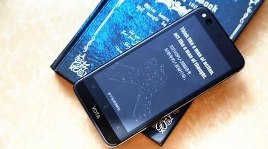 YotaPhone发布双面屏阅读智能手机：YOTA 3