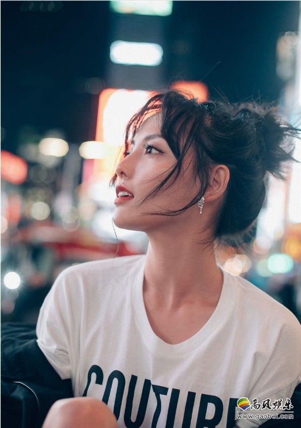 张嘉倪晒出纽约美照，美貌溢屏获赞“满分少女”